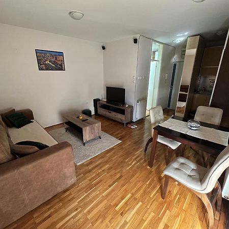 Sad Apartman Ni 외부 사진